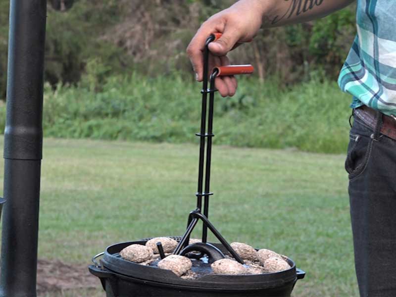 10 types of Camp Oven Lid Lifters