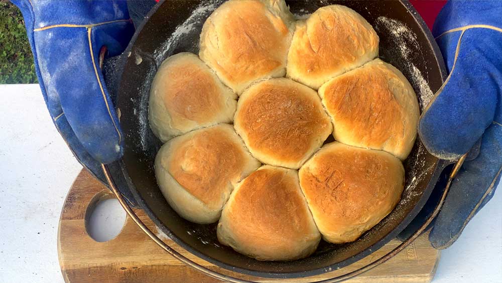 Camp Oven Bread Rolls | The Camp Oven Cook